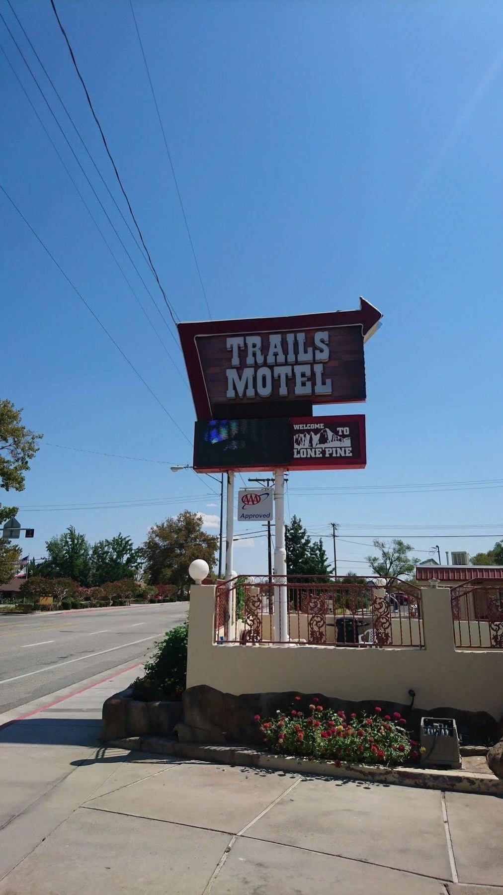 Trails Motel Lone Pine Kültér fotó